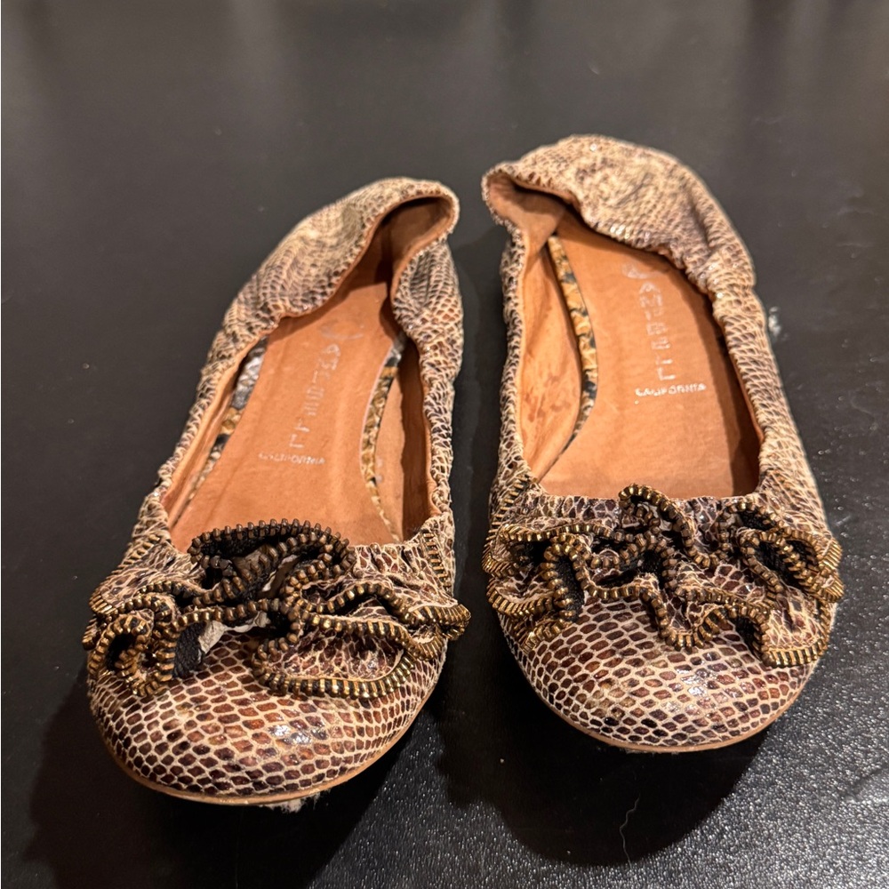 Jeffrey Campbell Brown Python Print Flats Size 9 - image 3